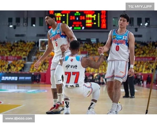 新疆队对阵广州队全场回放;新疆对阵广州篮球赛事全面战术解析阵容评估与胜负预测